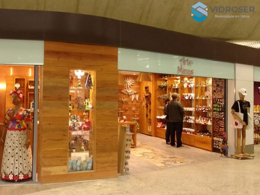 fachada em acm luminoso